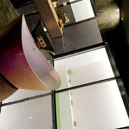 Signature Piscine Jacuzzi نيم