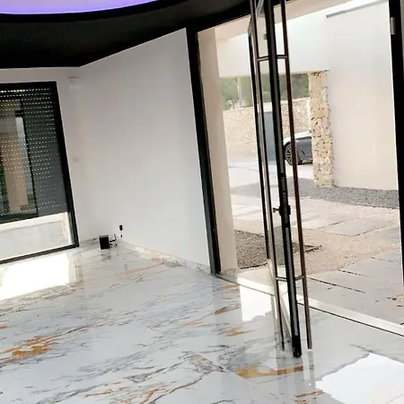 Signature Piscine Jacuzzi نيم