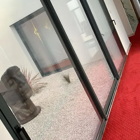 Signature Piscine Jacuzzi فيلة *