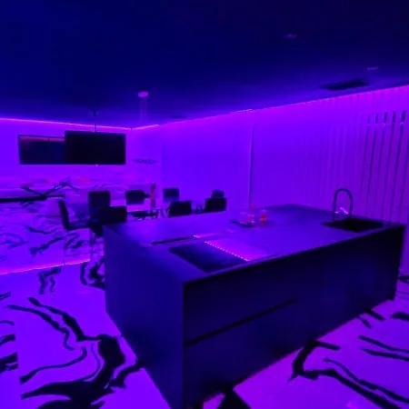 فيلة Signature Piscine Jacuzzi نيم