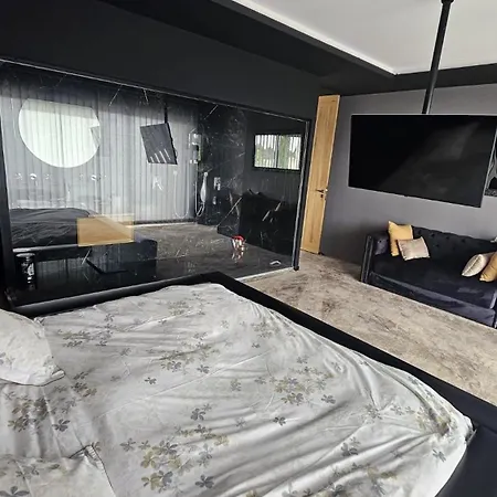 فيلة Signature Piscine Jacuzzi نيم