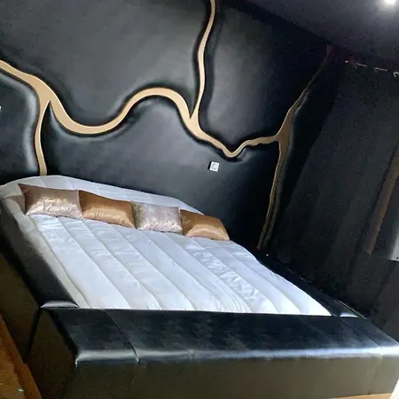 فيلة Signature Piscine Jacuzzi نيم