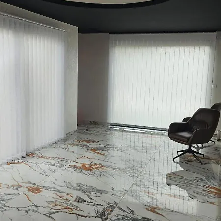 Signature Piscine Jacuzzi فيلة نيم